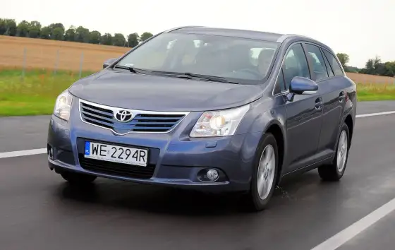 Toyota Avensis: Jaki silnik wybrać? Poradnik kupującego T25/T27